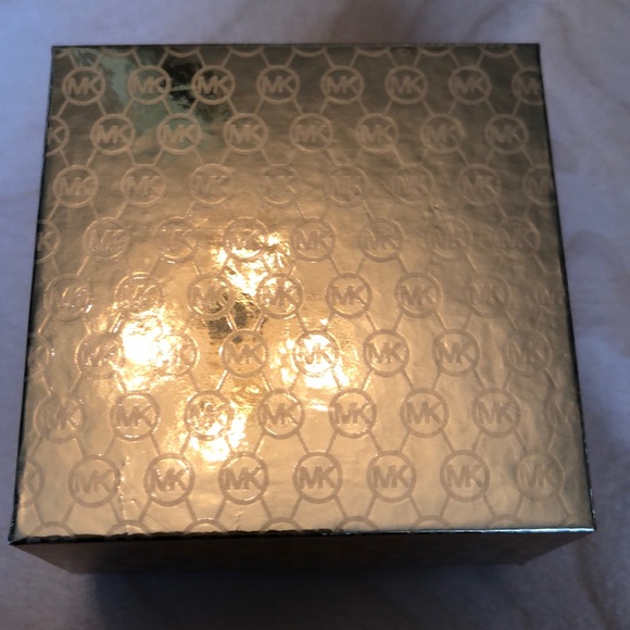 Michael Kors Gold Plated Stainless Steel Logo Ring Tortoise & Crystal Size 7 NWT - Picture 13 of 15